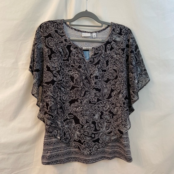 NWT, Kim Rogers, Flowy Sleeveless Black and White Shirt, Size Medium - Picture 3 of 16